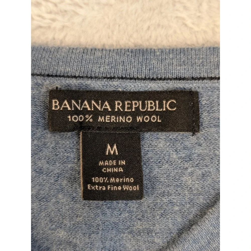 Banana Republic Men's Medium Extra Fine Merino Wool V Neck Pullover Blue Sweater